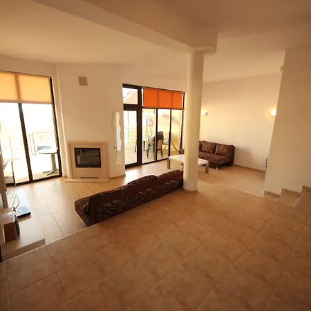 Menada Sunny Hill * Kosharitsa