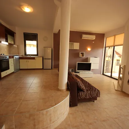 ヴィラ Menada Sunny Hill Kosharitsa