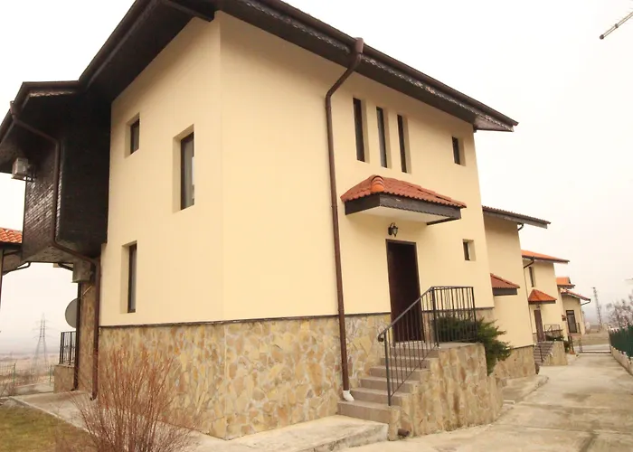 Вилла Menada Sunny Hill *